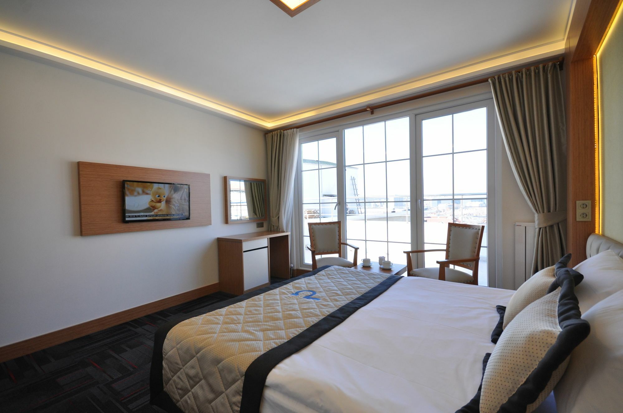 Double Comfort Hotel Анкара Екстериор снимка